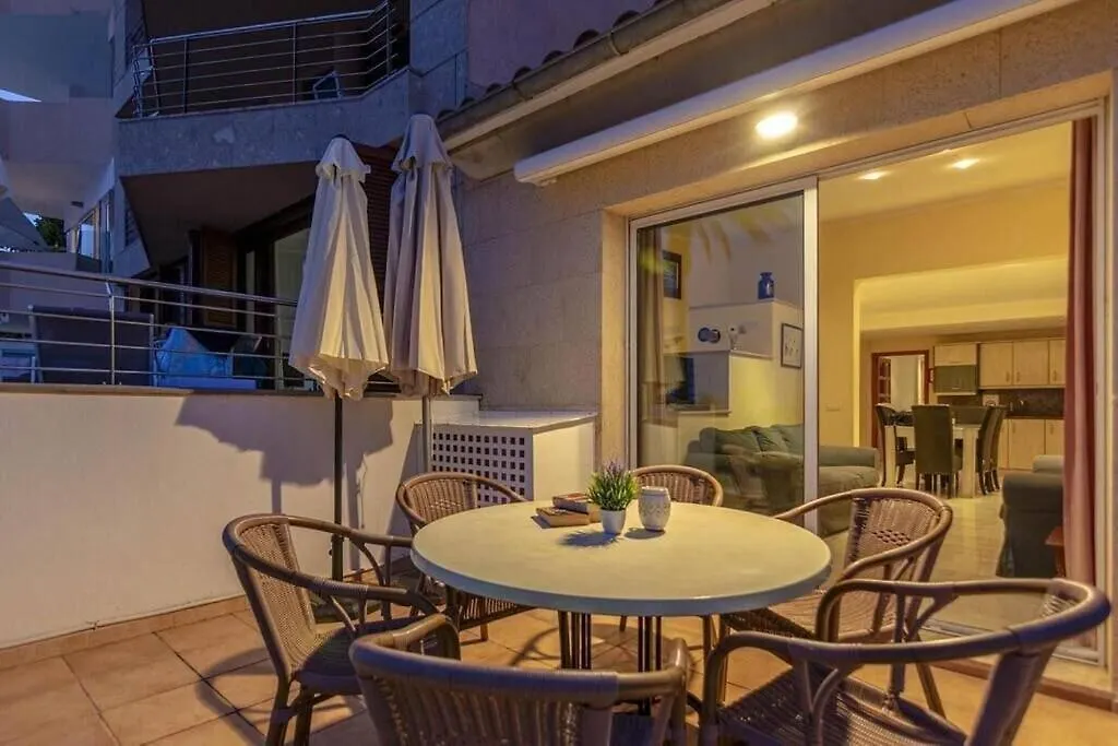 Fabulous Apartment With Beach Views In Puerto Pollensa By Renthousing